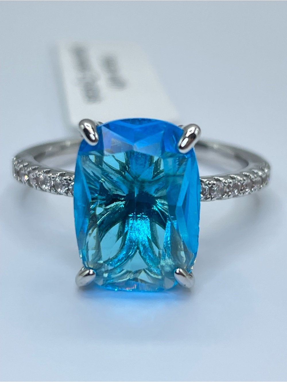 Swarovski Crystal Elements Bright Blue Solitaire Ring Size 10